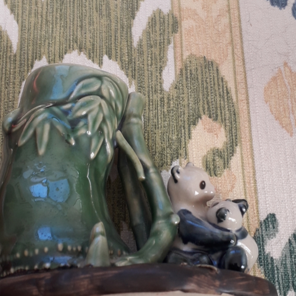 Vintage Panda Bear Mom & Baby Ceramic Vase - Picture 5 of 9